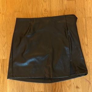 Wild fable polyester pleather skirt